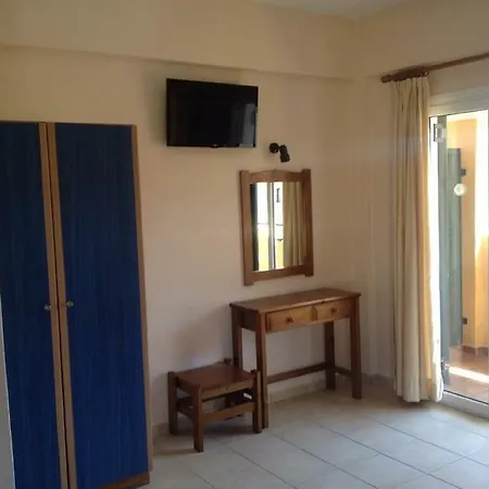 Nikos - Poolside Getaways In Kavos, Corfu 3*
