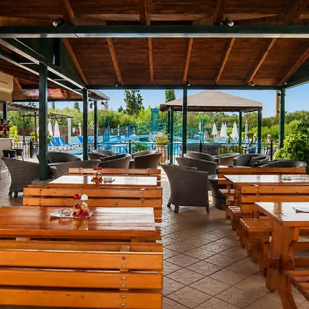 Aparthotel Nikos - Poolside Getaways In Kavos, Corfu Kávos
