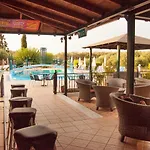 Nikos Aparthotel 3*