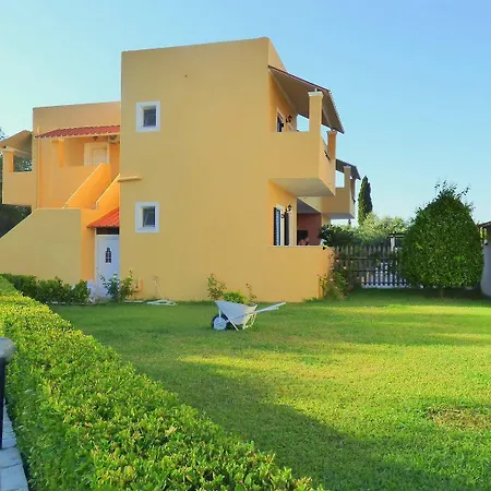 Nikos - Poolside Getaways In Kavos, Corfu 3*