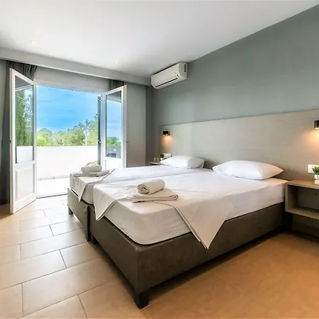Nikos - Poolside Getaways In Kavos, Corfu Kávos