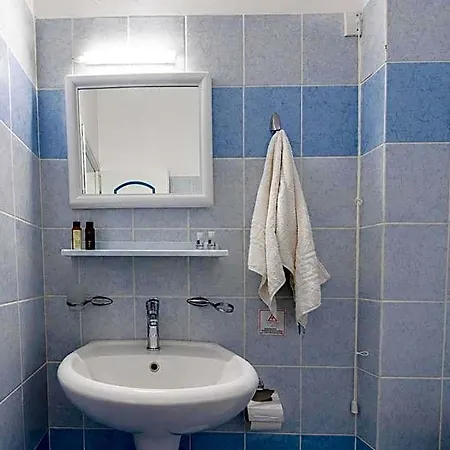 Nikos - Poolside Getaways In Kavos, Corfu 3* 카보스