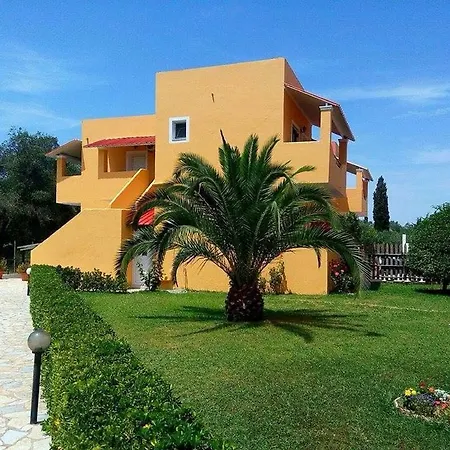 Nikos - Poolside Getaways In Kavos, Corfu 公寓式酒店