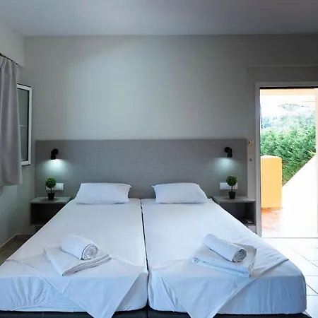 Hotel de apartamente Nikos Kávos