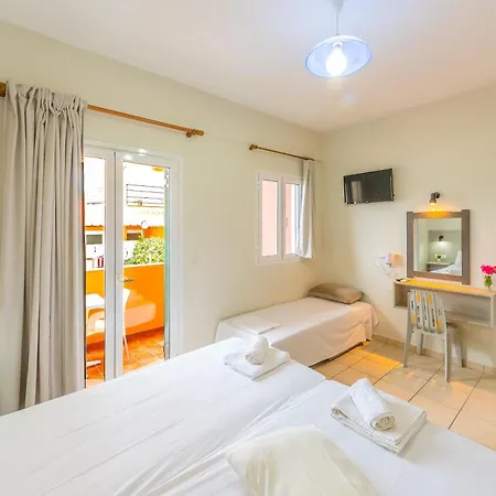 Hotel de apartamente Nikos Kávos