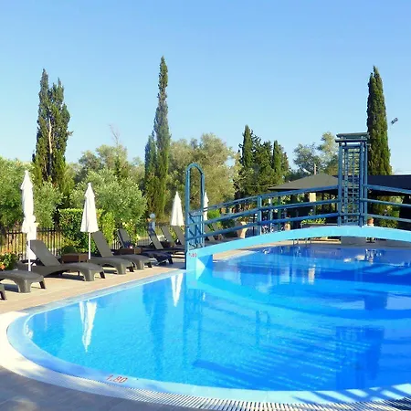 Nikos - Poolside Getaways In Kavos, Corfu