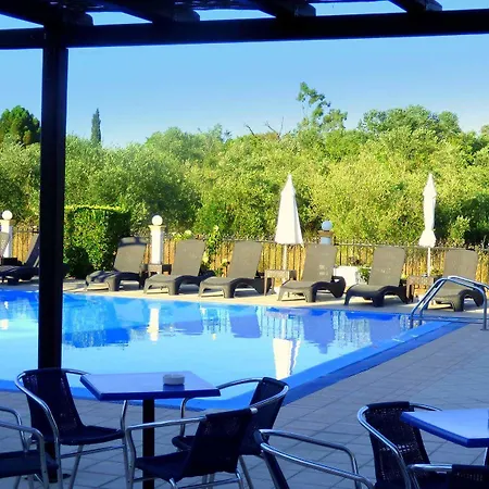 Hotel de apartamente Nikos Kávos