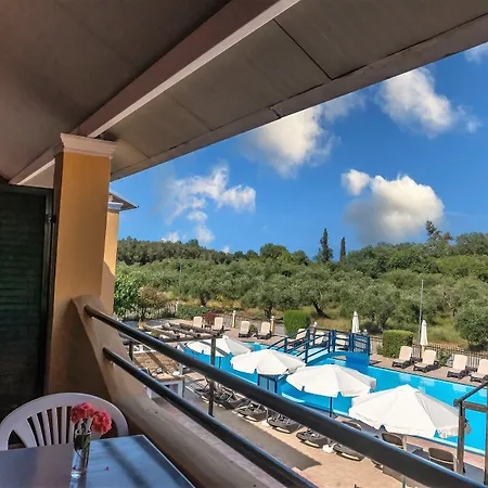 Nikos - Poolside Getaways In Kavos, Corfu 3* Kávos