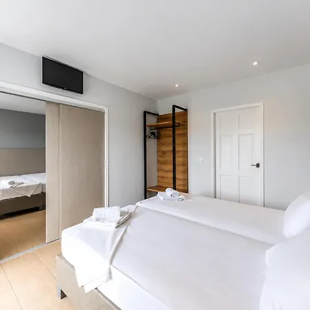 Nikos - Poolside Getaways In Kavos, Corfu 3* 卡沃斯
