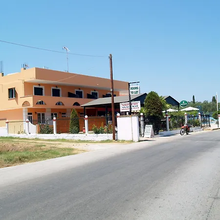 Nikos - Poolside Getaways In Kavos, Corfu 3* קאבוס